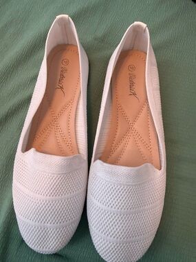 Slip-On Knit Flats in White